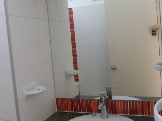 13_bano_bacha_y_espejo