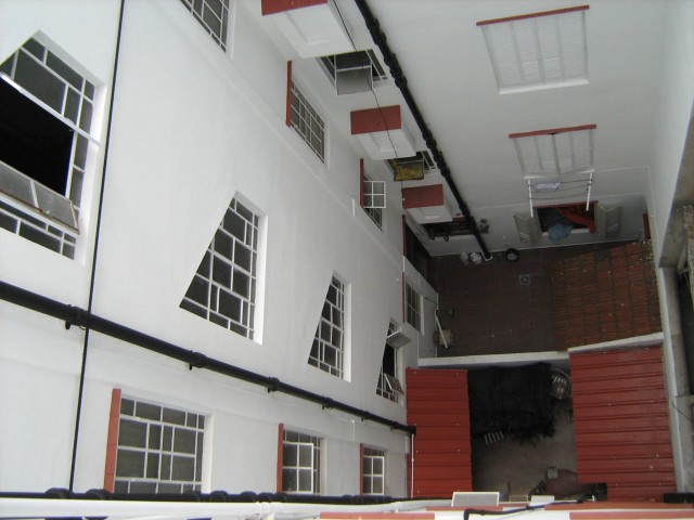 2A_pozo_de_aire_con_aberturas_de_hierro_recuperadas